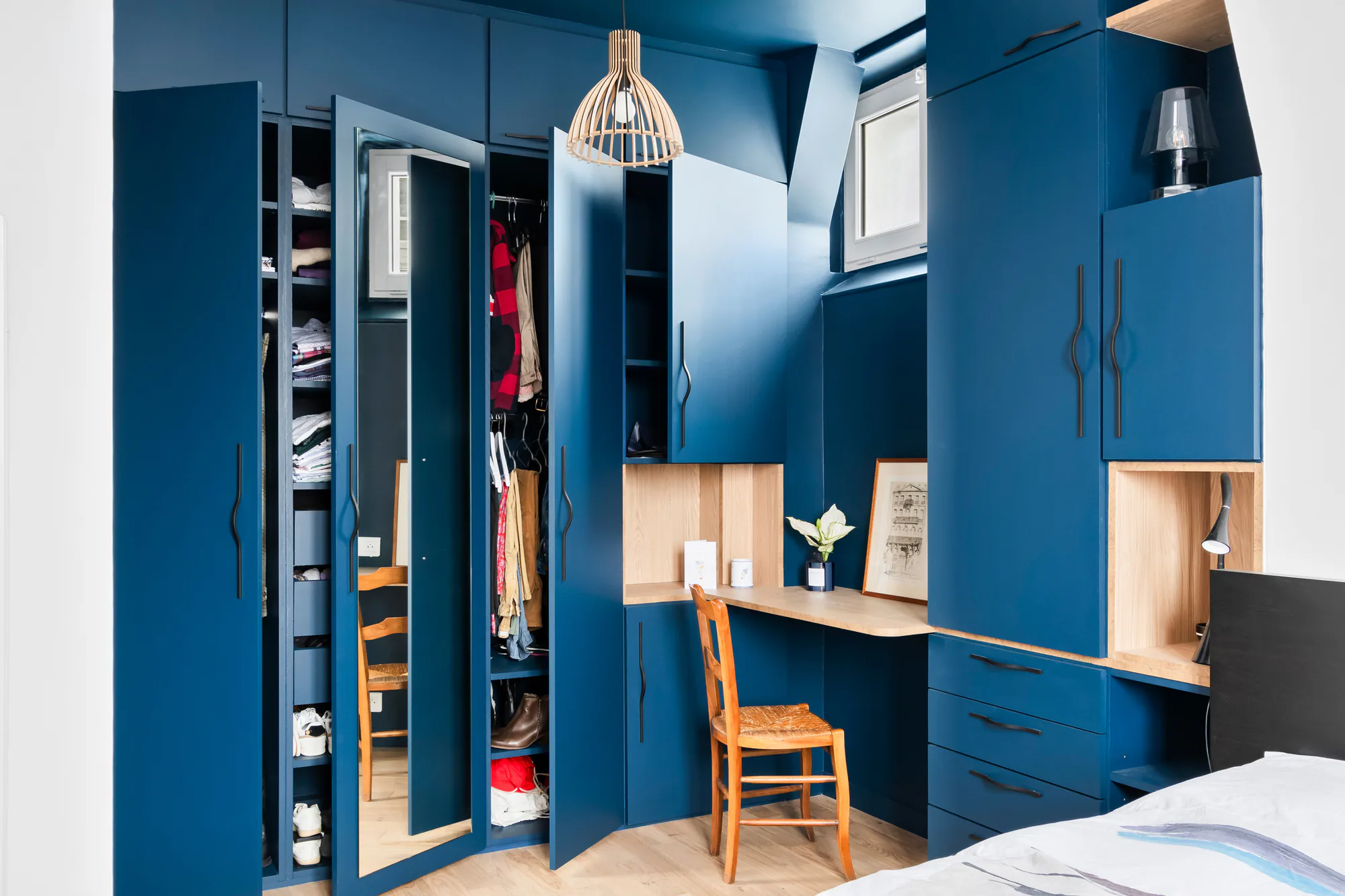 avec son dressing sur mesure