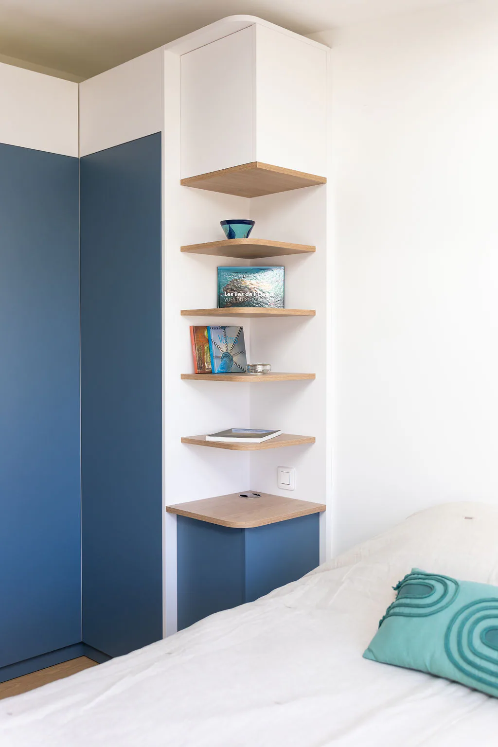 Aménagement et mobilier sur mesure d’une maison individuelle – Thoiry — vue 8